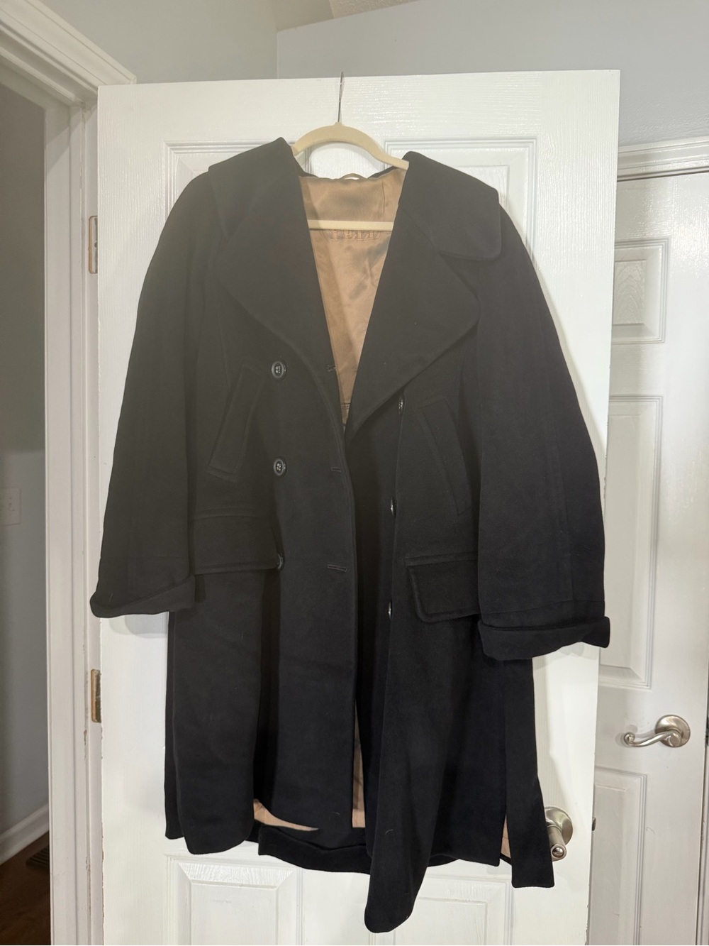 YELL/ neiman Marcus Classic Black Wool/cashmere Angora Double-Breasted Coat